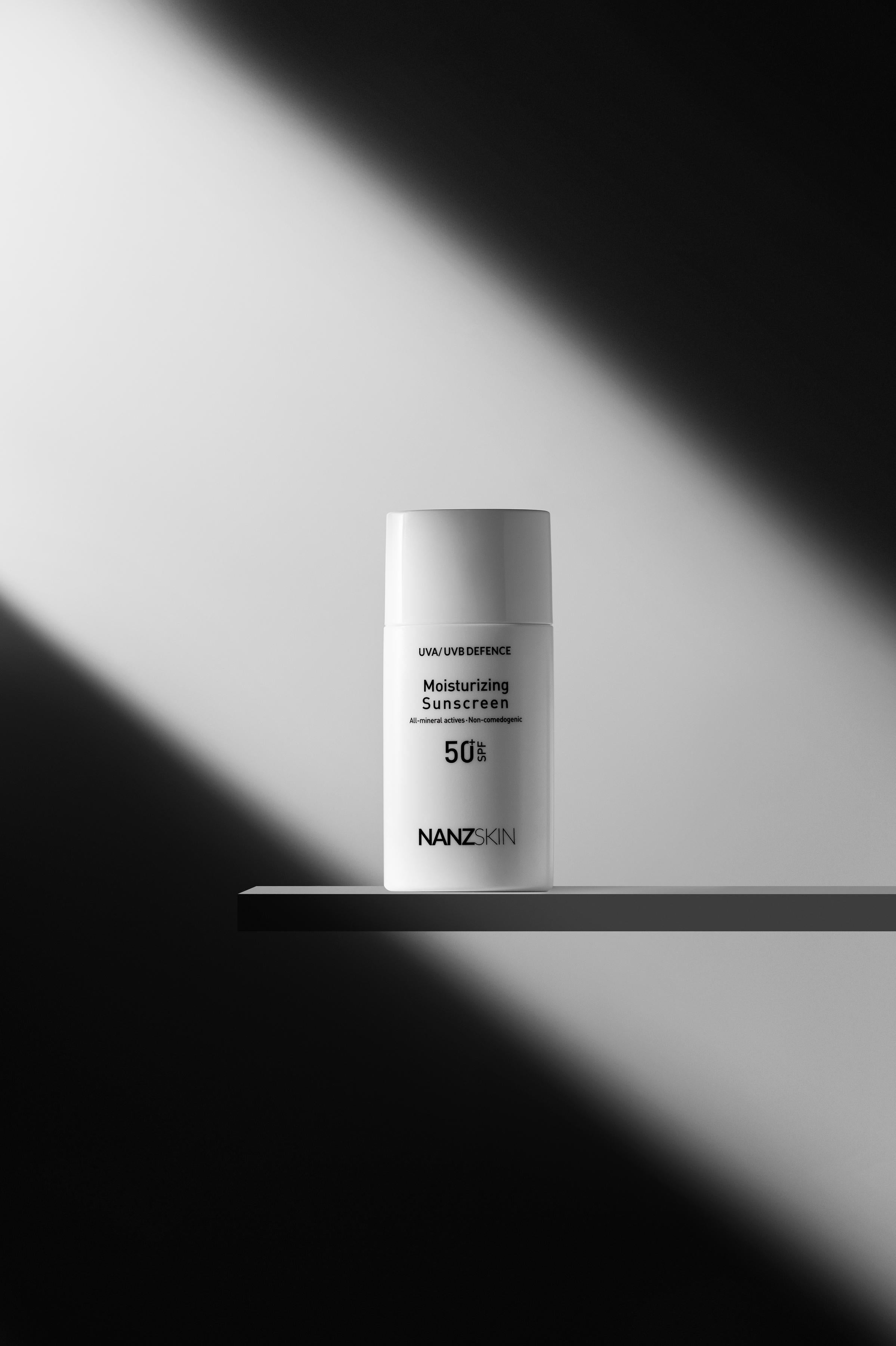 NANZSKIN Uva/uvb Defence Hydraterende Zonnebrandcrème (50 ml /1.7 fl.oz)