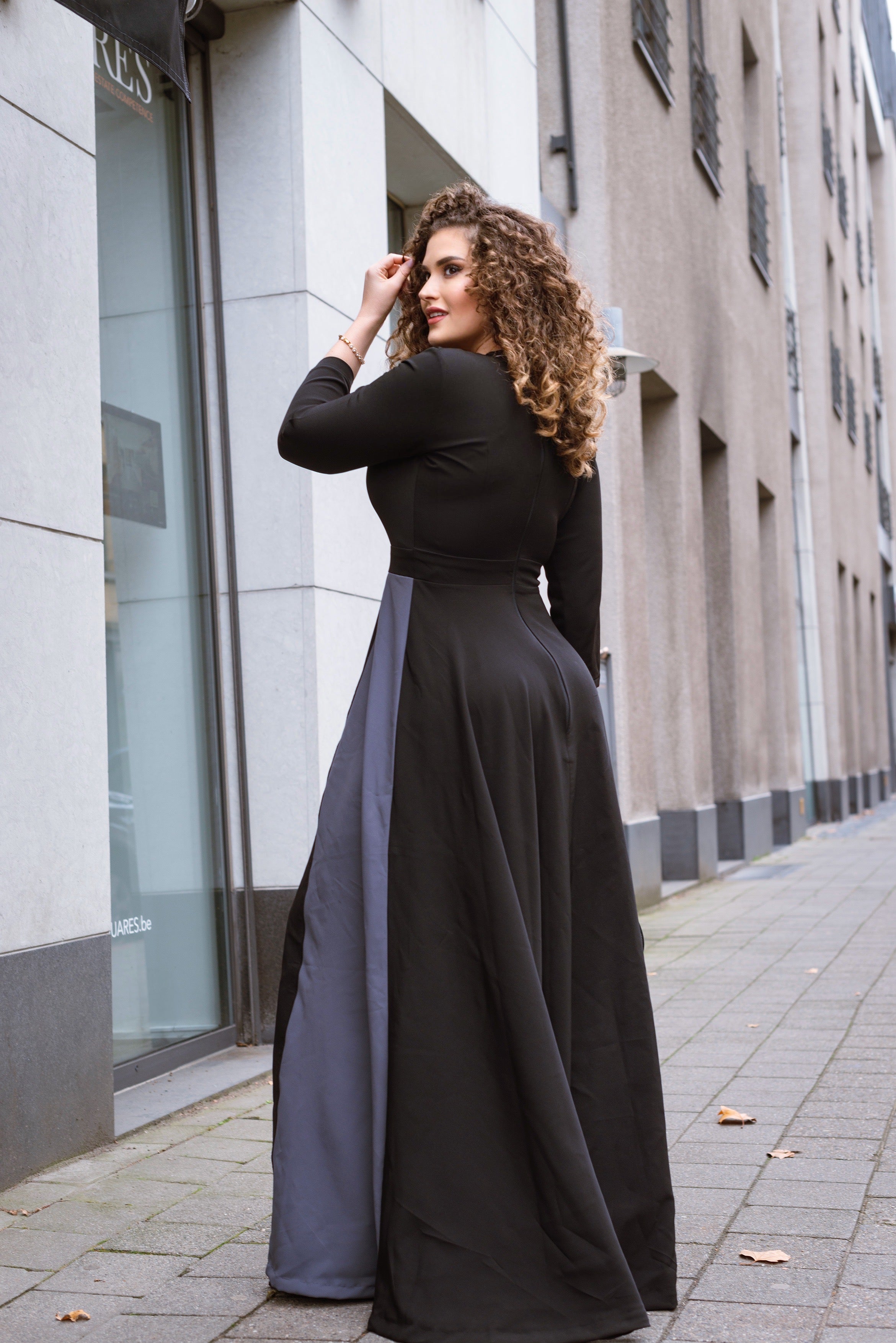 De NANZ Aurelia gedrapeerde maxi-jurk