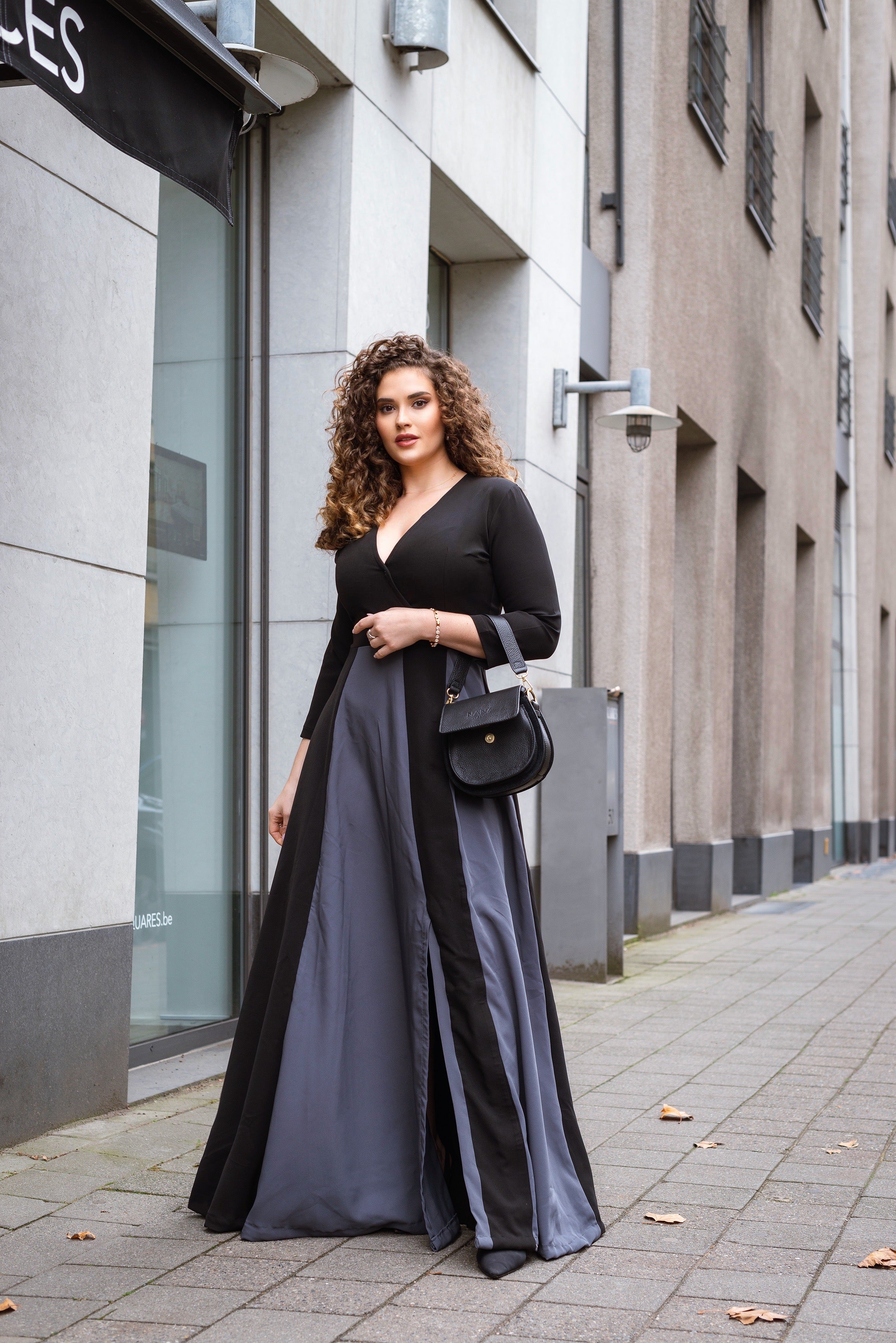 De NANZ Aurelia gedrapeerde maxi-jurk